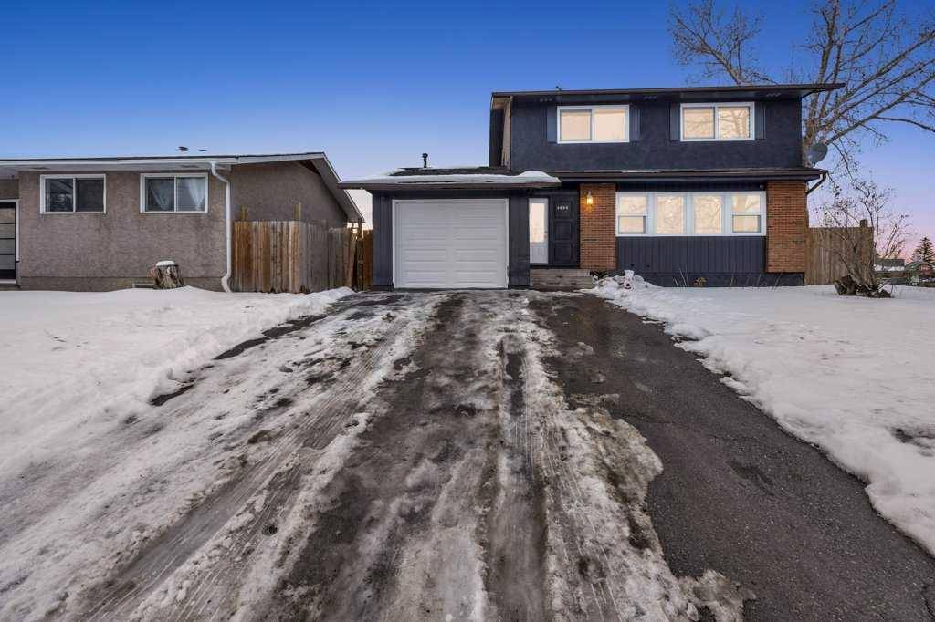 Calgary, AB T2A 4S8,6644 Penbrooke DR SE