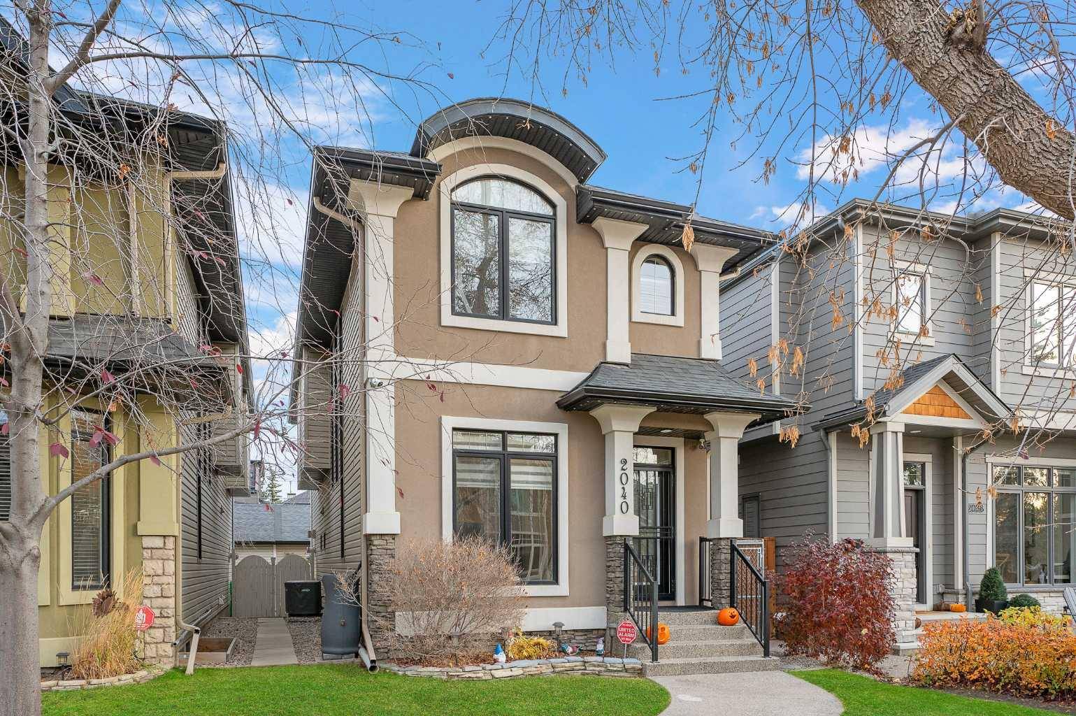 Calgary, AB T2T 2T5,2040 48 AVE SW