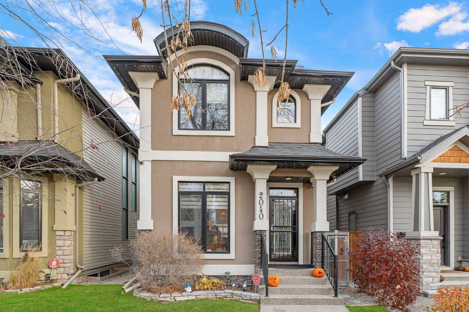 Calgary, AB T2T 2T5,2040 48 AVE SW