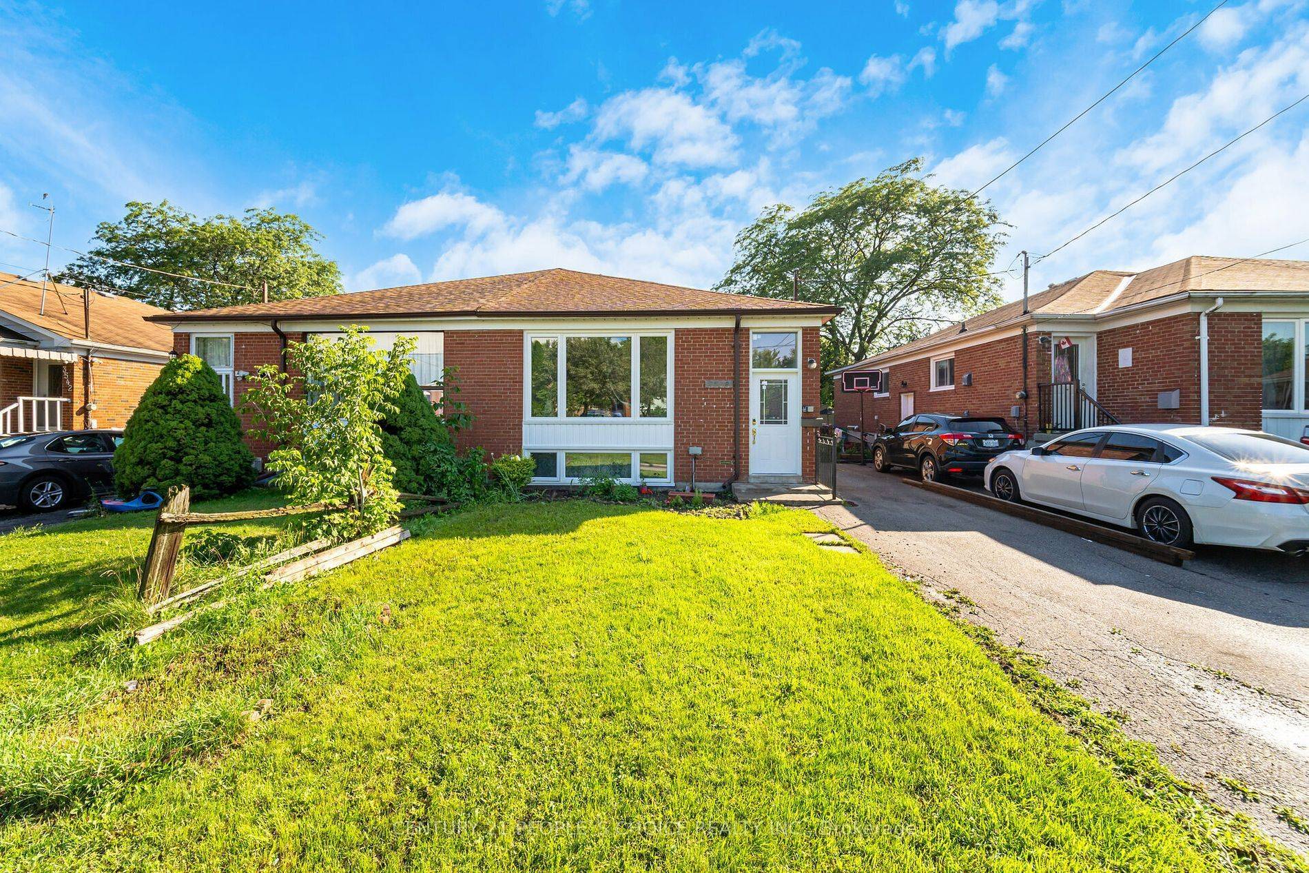 Mississauga, ON L5C 2E7,3548 Ashcroft CRES