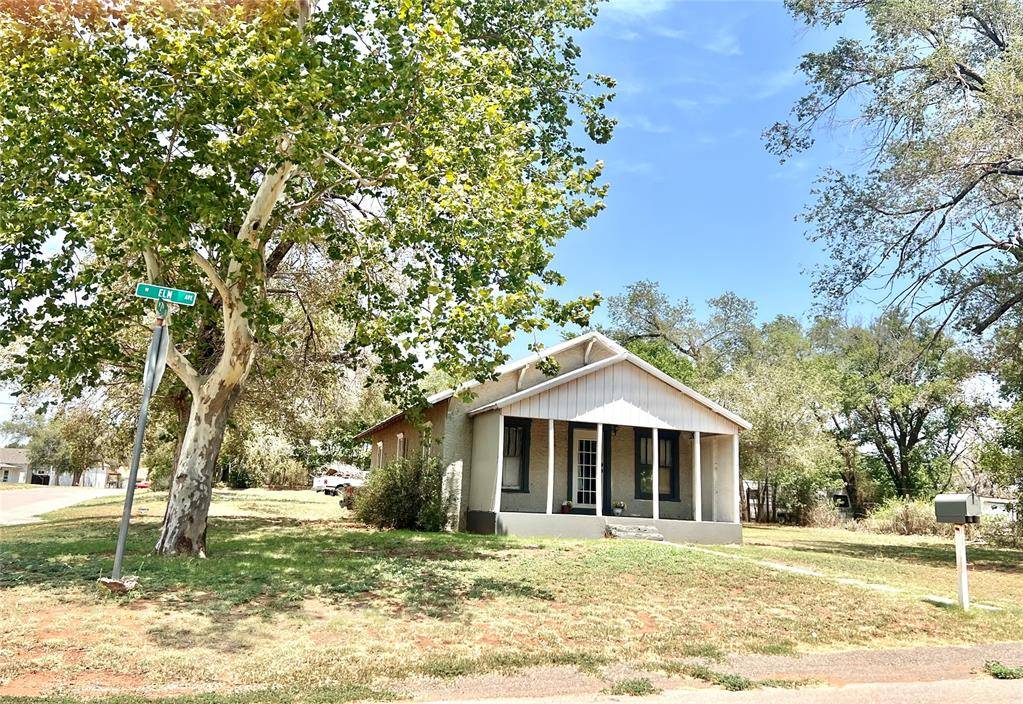 Sayre, OK 73662,313 W Elm Avenue