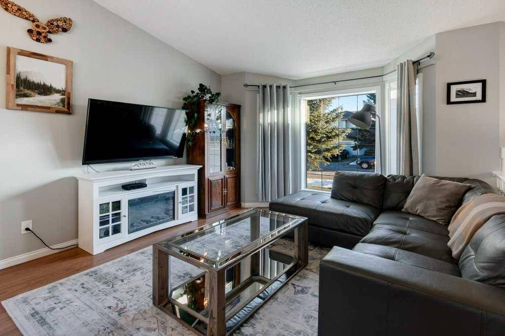 Airdrie, AB T4B 2J3,62 Jensen Heights PL NE