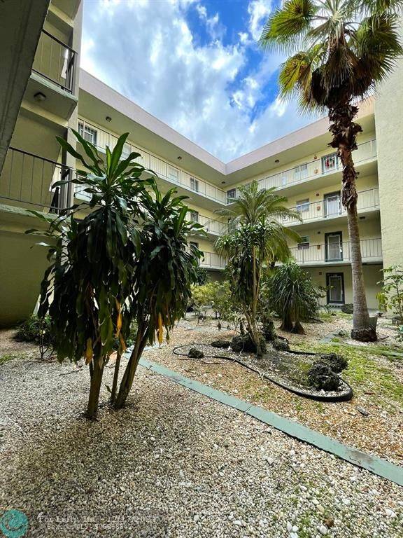 North Lauderdale, FL 33068,1800 SW 81 AVE  #1215