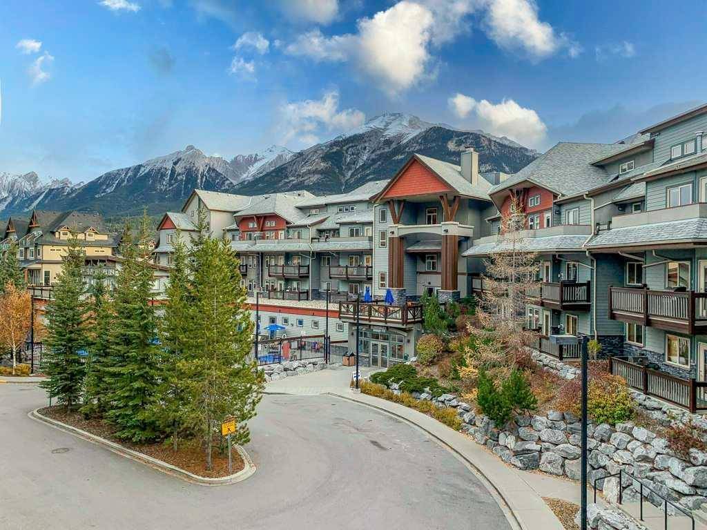 Canmore, AB T1W 3J2,107 Montane RD #204