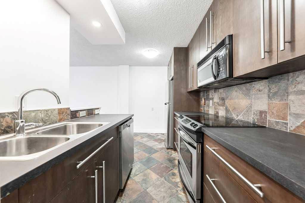 Calgary, AB T2T 4K2,2220 16A ST SW #402