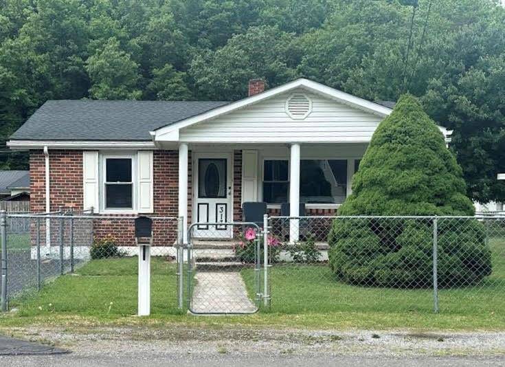 Cedar Bluff, VA 24609,313 Brown Bottom Ln