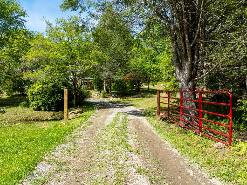 Young Harris, GA 30582,403 Goldmine Road