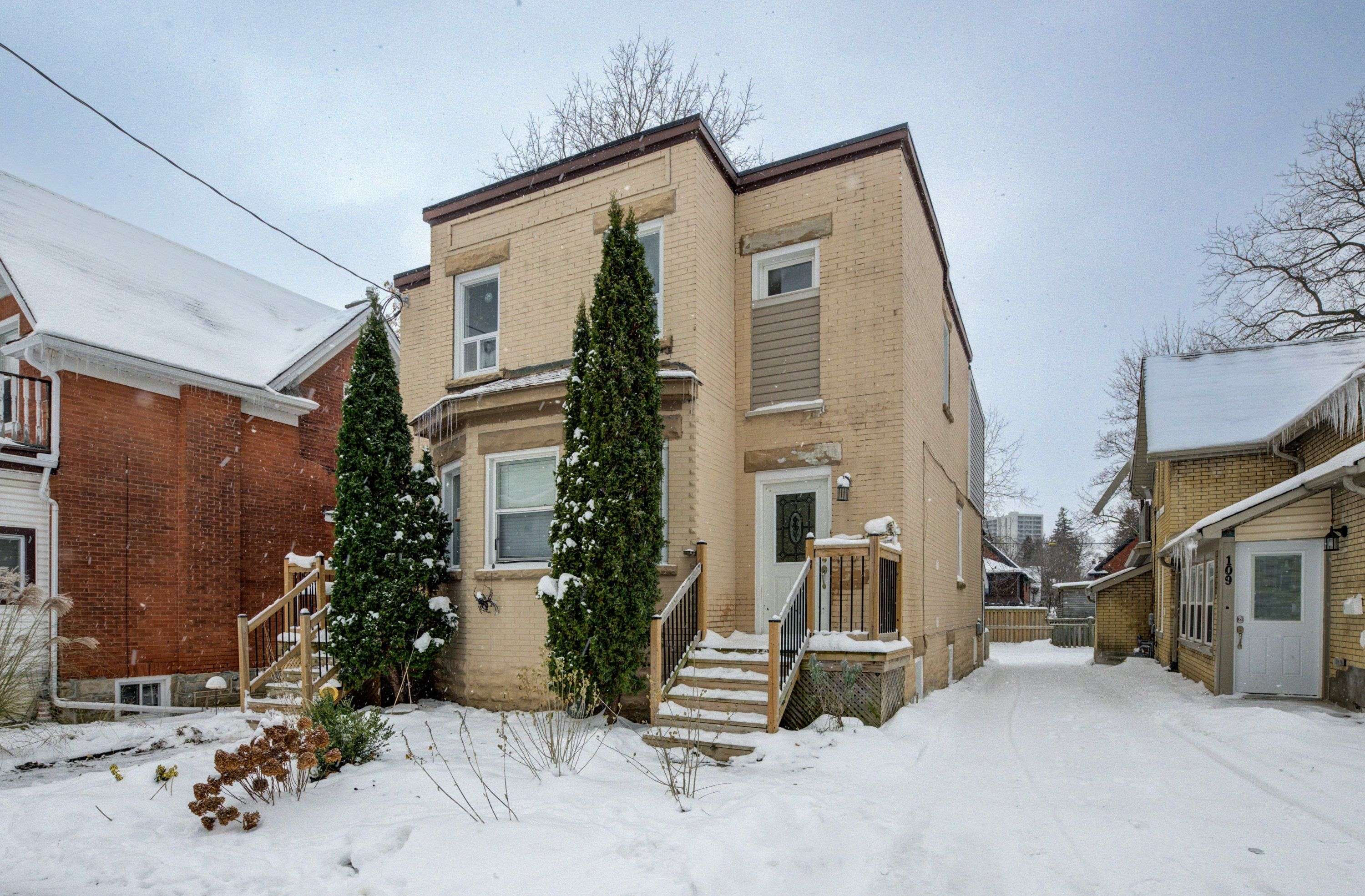 Kitchener, ON N2H 3V5,107B Waterloo ST #Lower