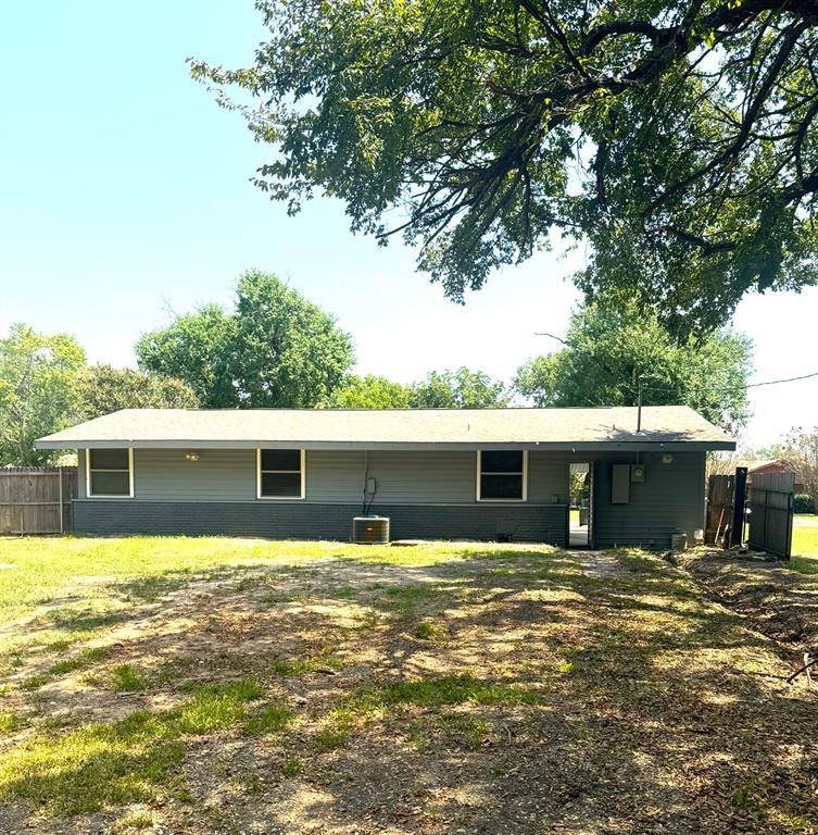 Kerens, TX 75144,120 Daniel Drive