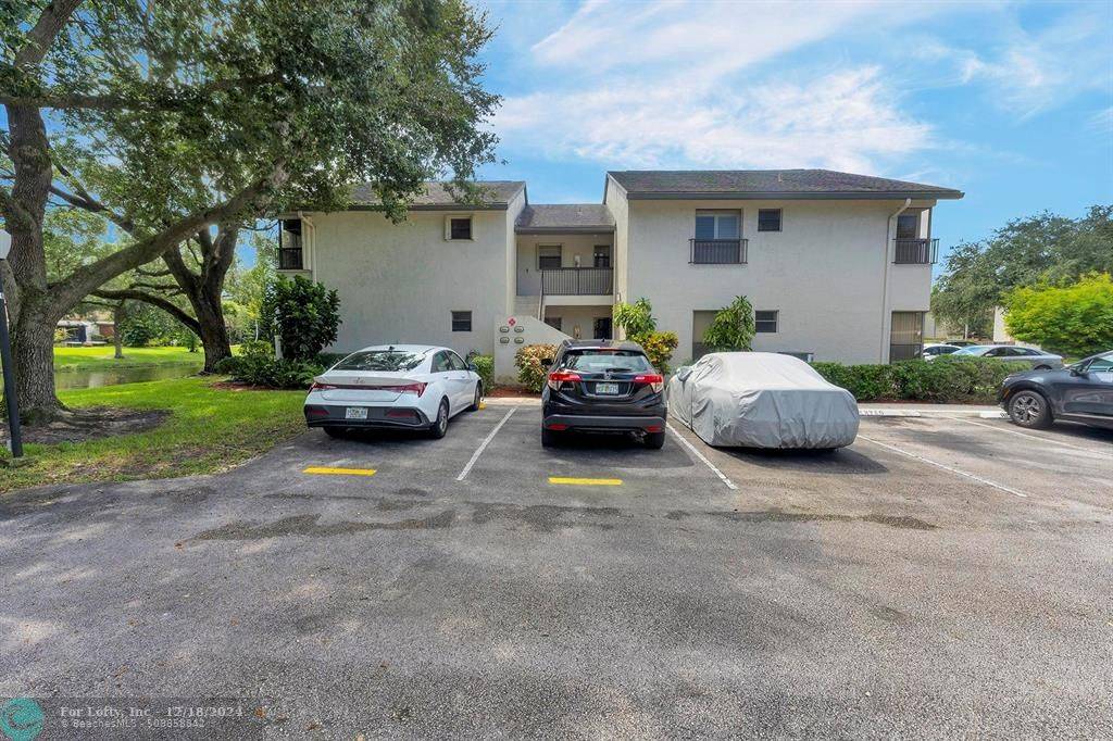 Coconut Creek, FL 33063,3267 Cocoplum Cir  #3340