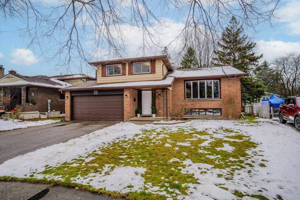 Waterloo, ON N2E 1Y8,36 Colebrook CT