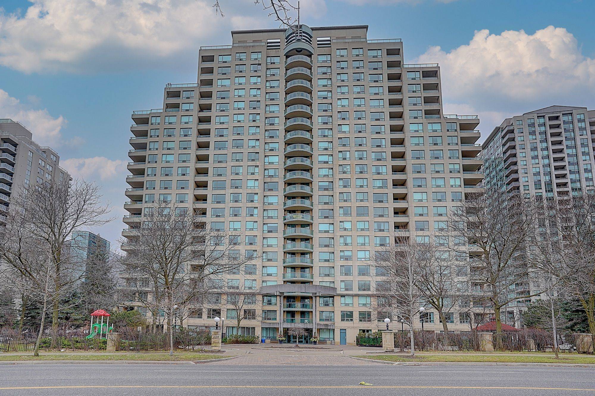 Toronto C14, ON M2N 6W1,238 Doris AVE #303