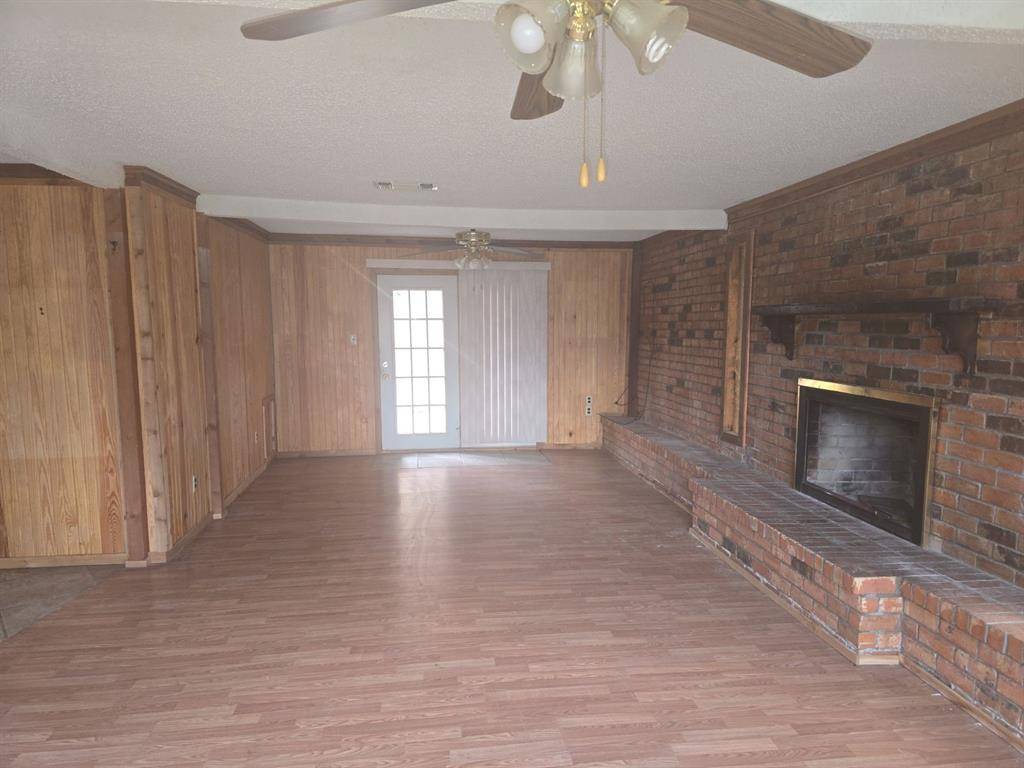 East Tawakoni, TX 75472,552 Oak Leaf Trail