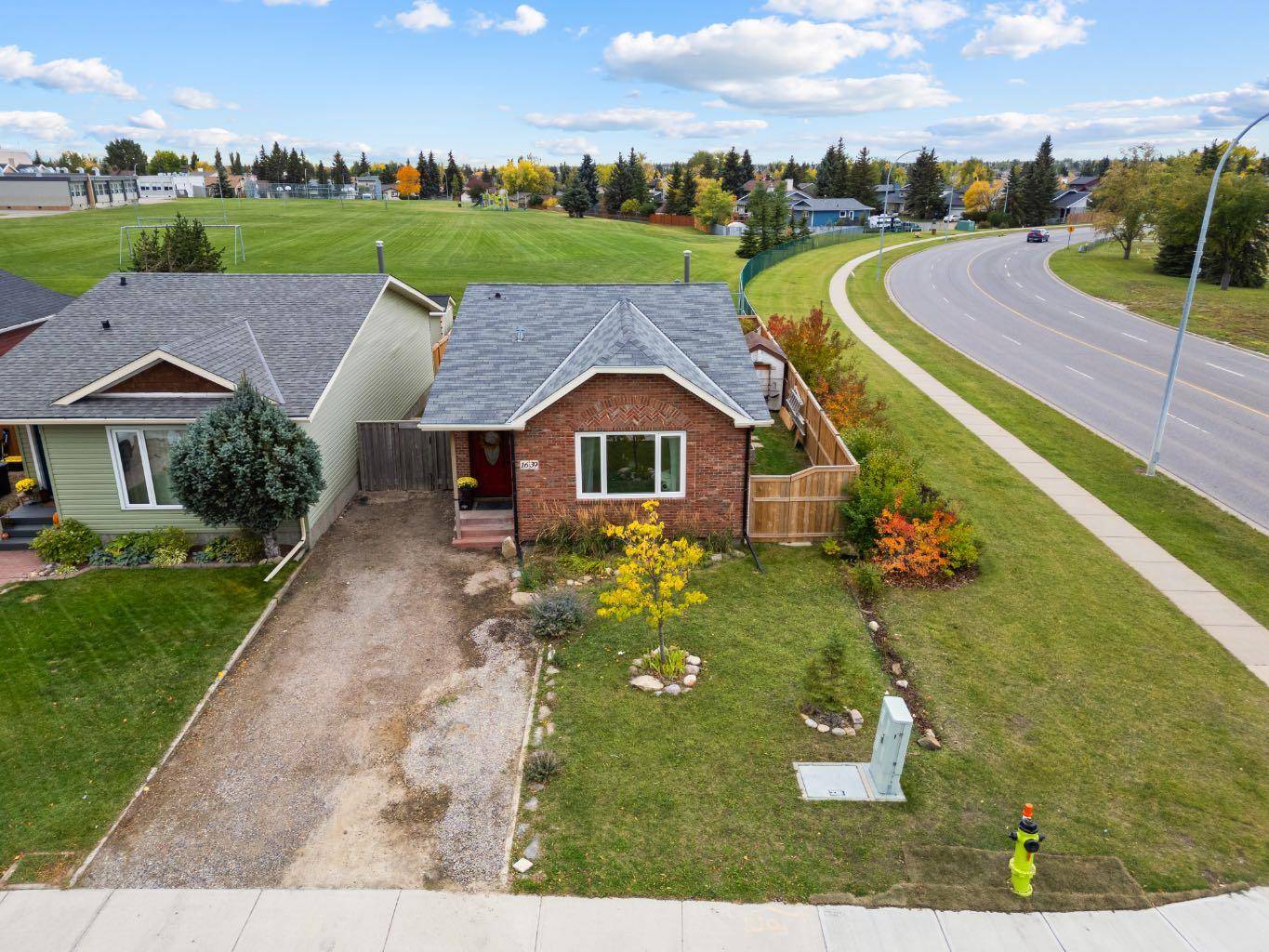 Airdrie, AB T4B 1C6,1639 Erin DR SE