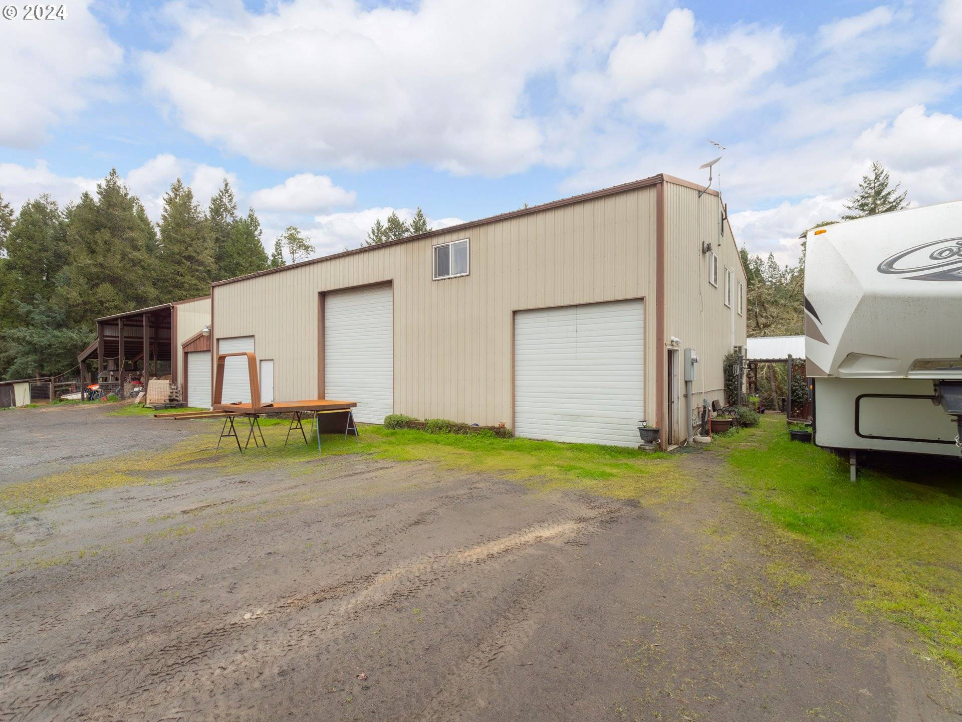 Roseburg, OR 97470,690 STRAWBERRY MOUNTAIN LN