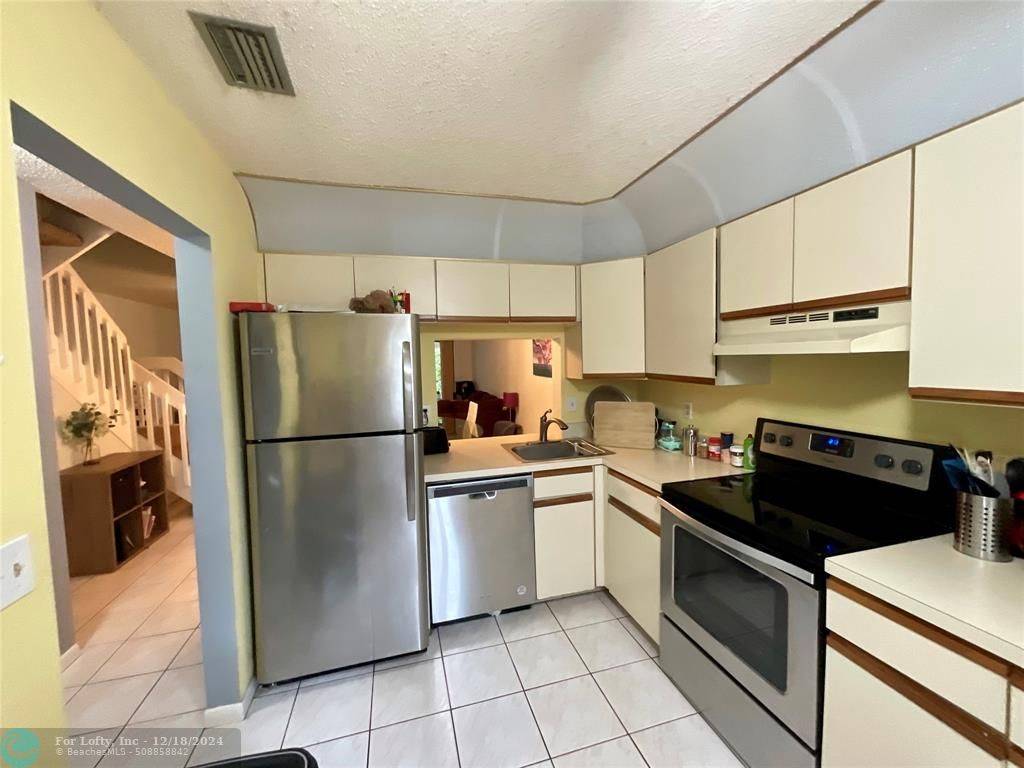 Pompano Beach, FL 33066,4316 Carambola Cir #4316