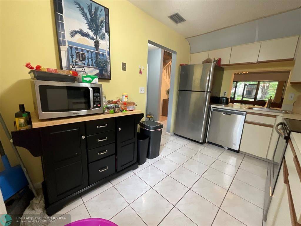Pompano Beach, FL 33066,4316 Carambola Cir #4316
