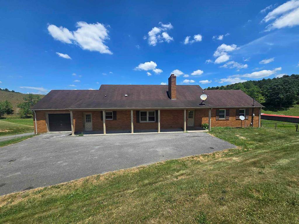 Cedar Bluff, VA 24609,689 Ascue Road