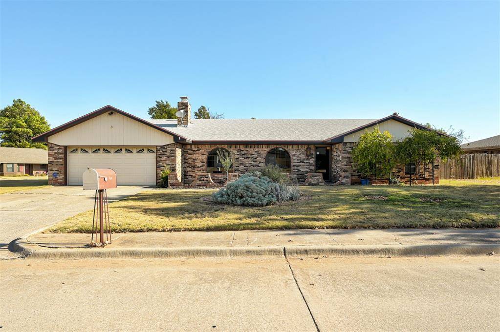 Yukon, OK 73099,733 Woodlawn Drive