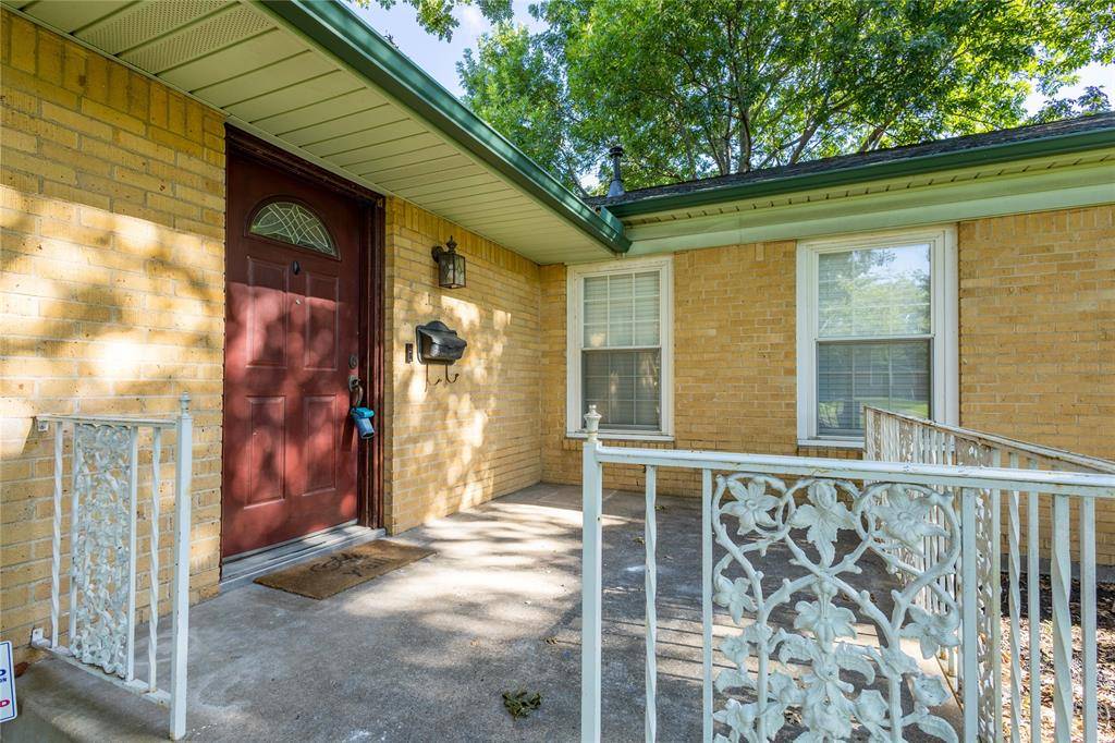 Dallas, TX 75214,6165 Ravendale Lane