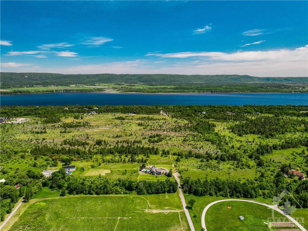 Constance Bay - Dunrobin - Kilmaurs - Woodlawn, ON K0A 1T0,2985 Torwood DR