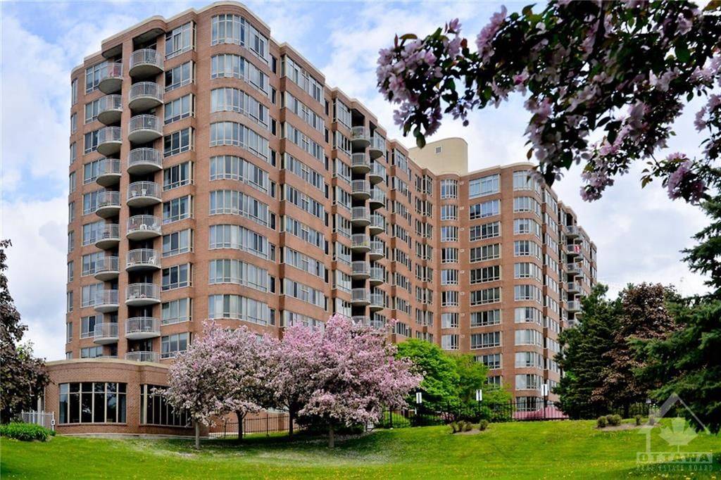 Cityview - Parkwoods Hills - Rideau Shore, ON K2E 8B8,100 GRANT CARMAN DR #706