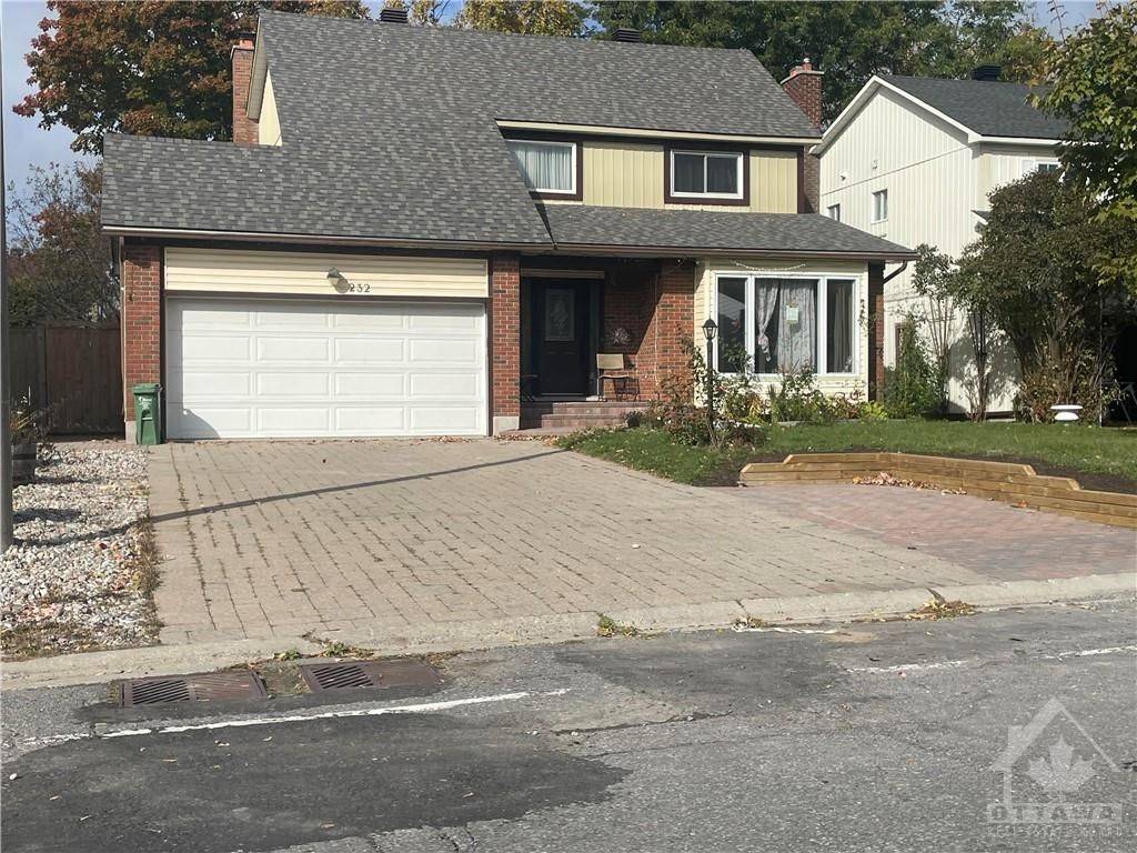 Kanata, ON K2M 1A4,232 EQUESTRIAN DR #B