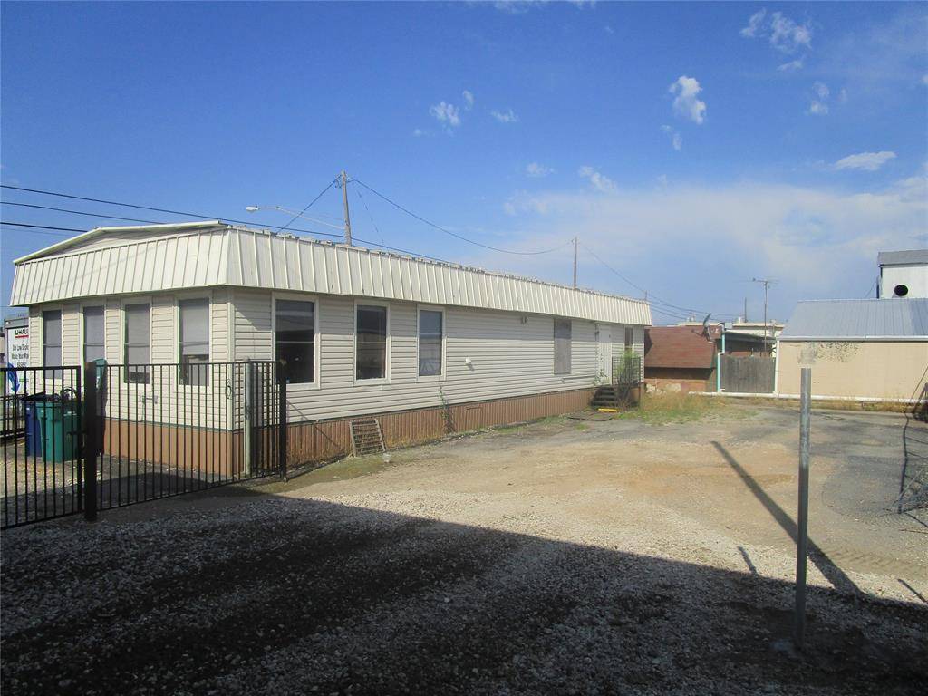 Gunter, TX 75058,418 W Main Street