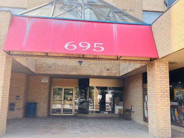 London, ON N6A 5M8,695 Richmond ST #1006