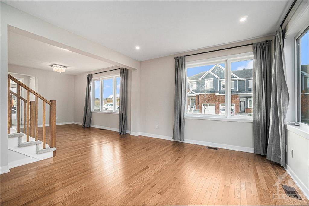 Barrhaven, ON K2J 6X6,4156 OBSIDIAN ST