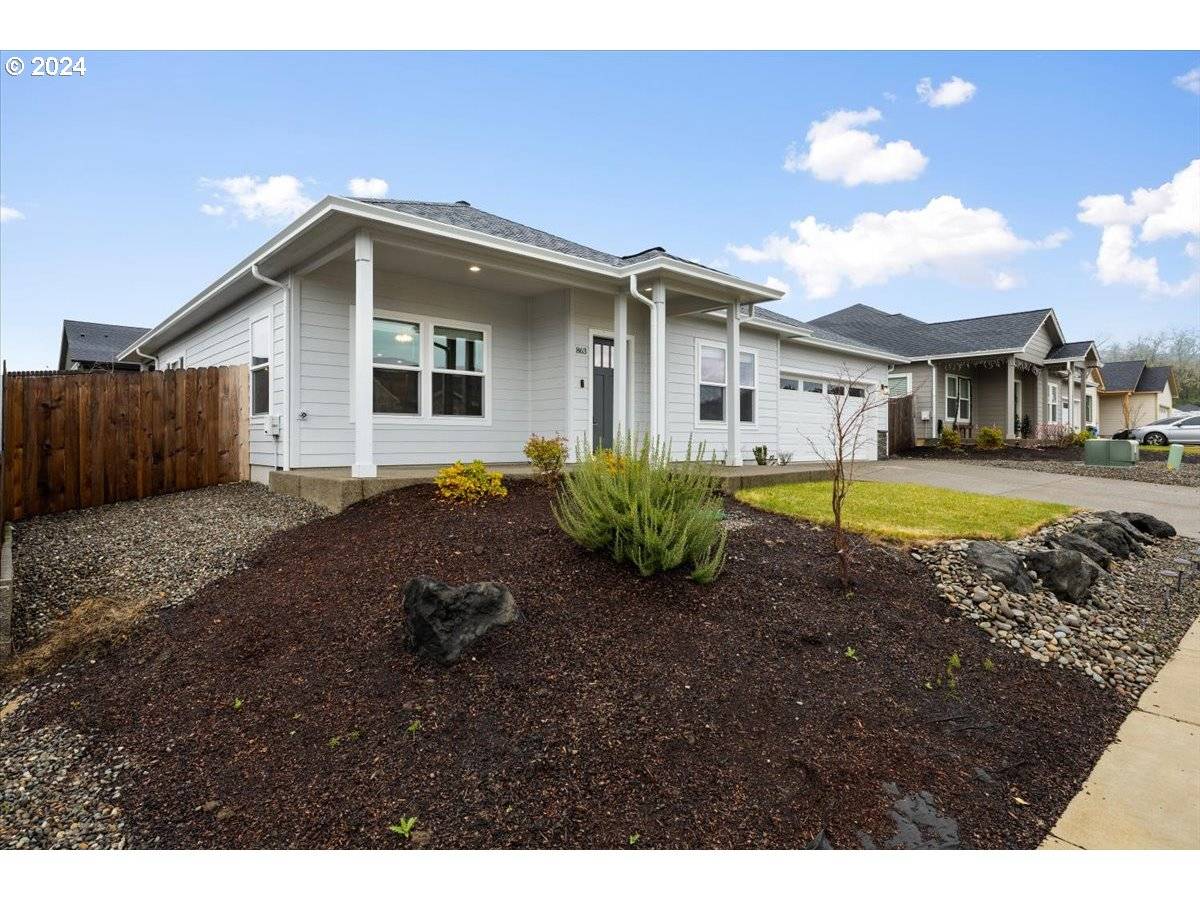 Sutherlin, OR 97479,863 MEDINA AVE