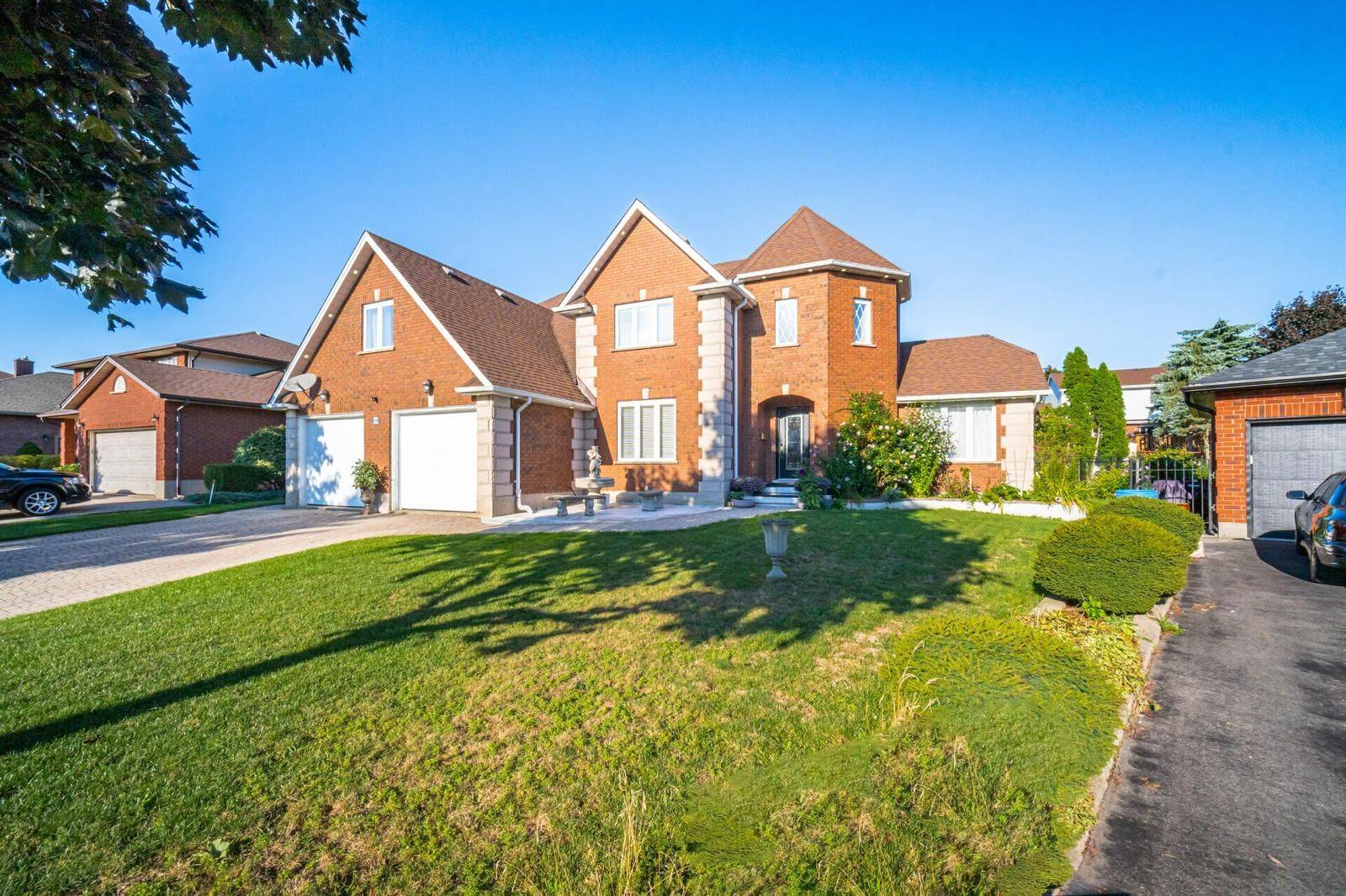 Kitchener, ON N2A 3X7,41 Jadestone CT