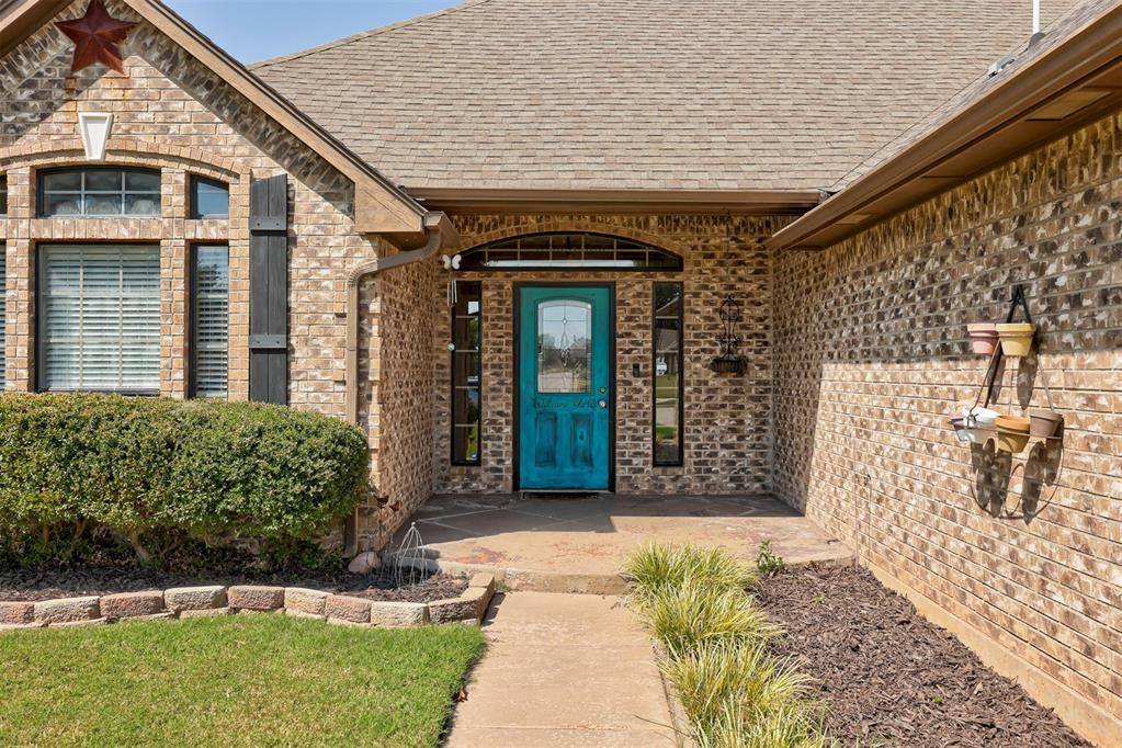 Mustang, OK 73064,605 N Chisholm Trail Way