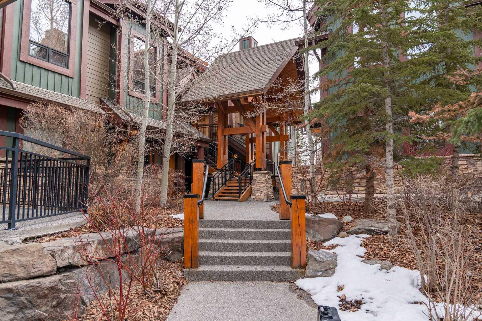 Canmore, AB T1W 0A5,107 Armstrong PL #215