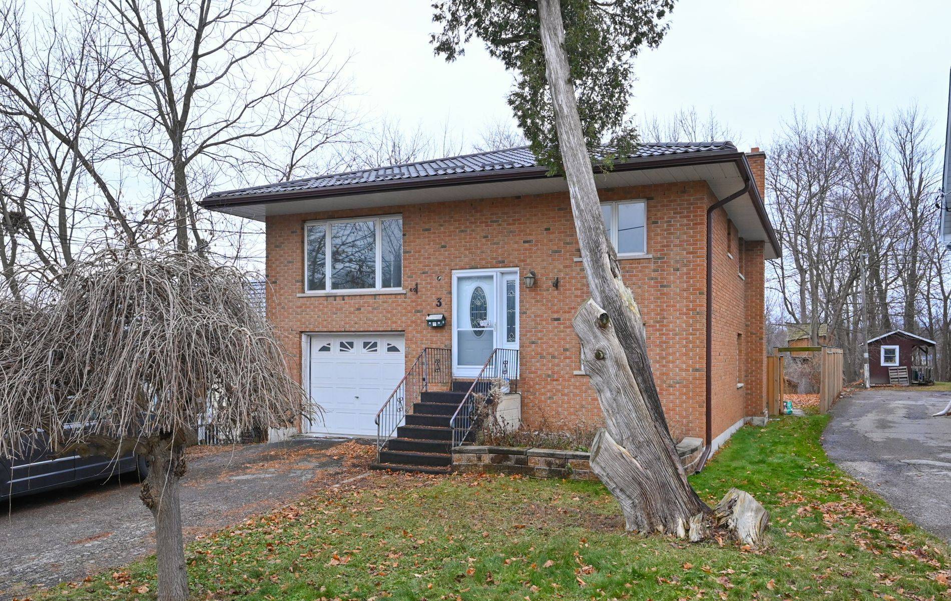 Halton, ON L7G 3K5,3 Ontario ST