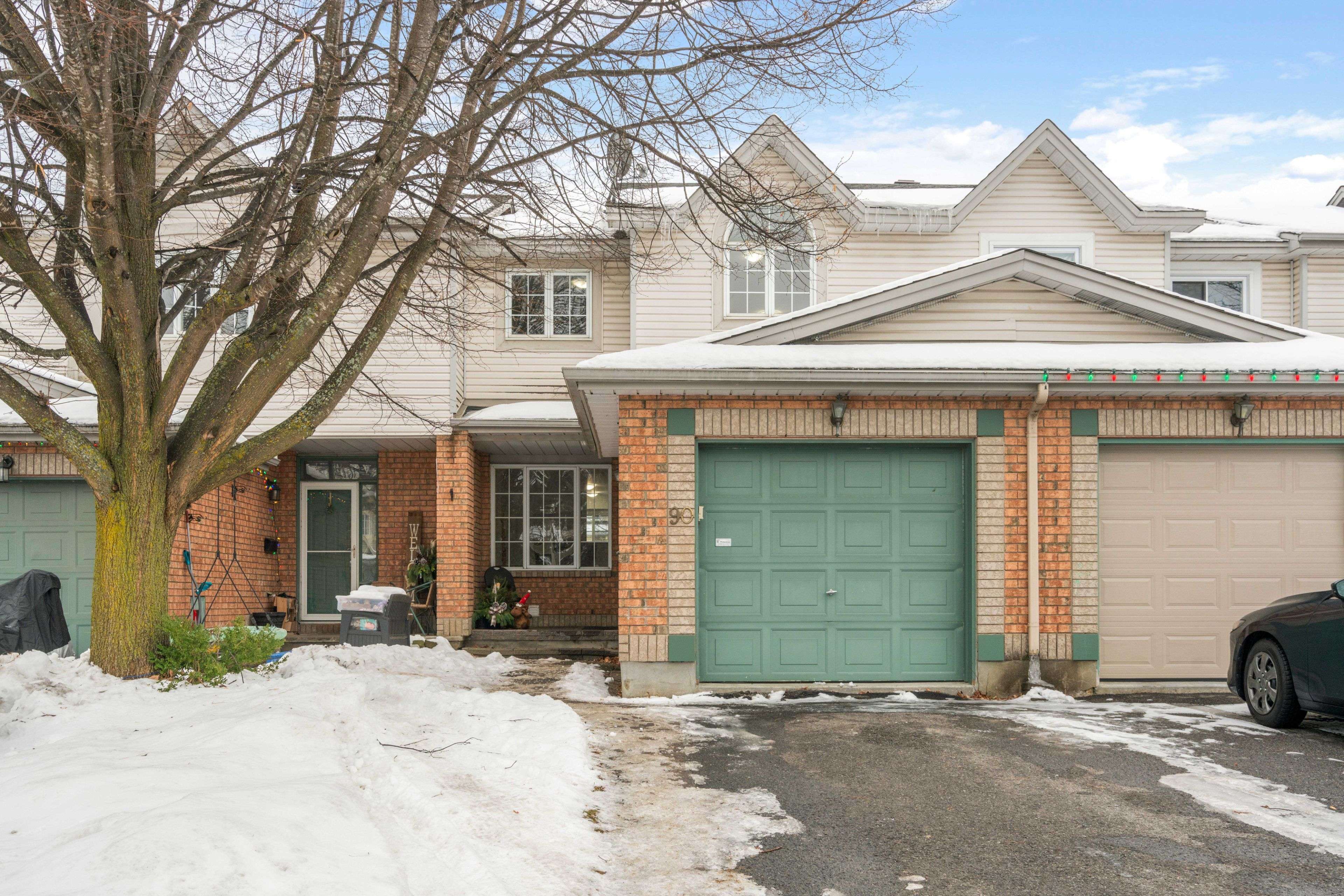 Kanata, ON K2V 1B2,90 KINCARDINE DR