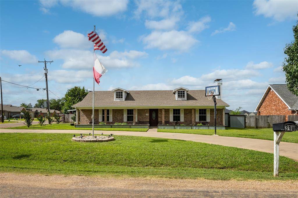 Mabank, TX 75147,310 E Pine Street