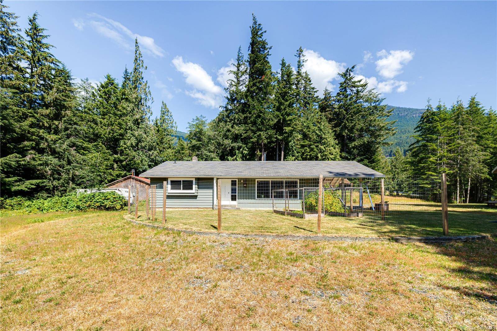 Sayward, BC V9W 7Y8,1016 Sayward Rd