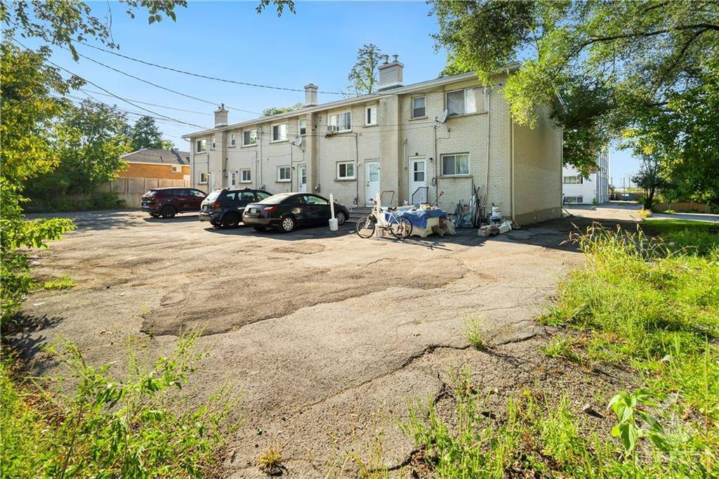 Carlington - Central Park, ON K1Z 8H5,1482 MORISSET AVE