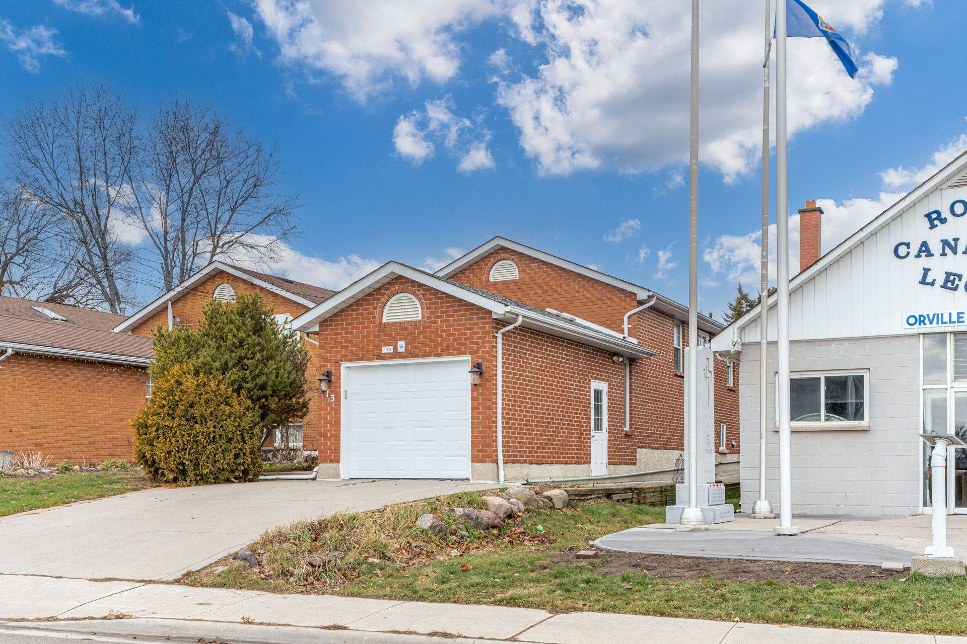 Bradford West Gwillimbury, ON L3Z 1W8,113 Back ST #Main