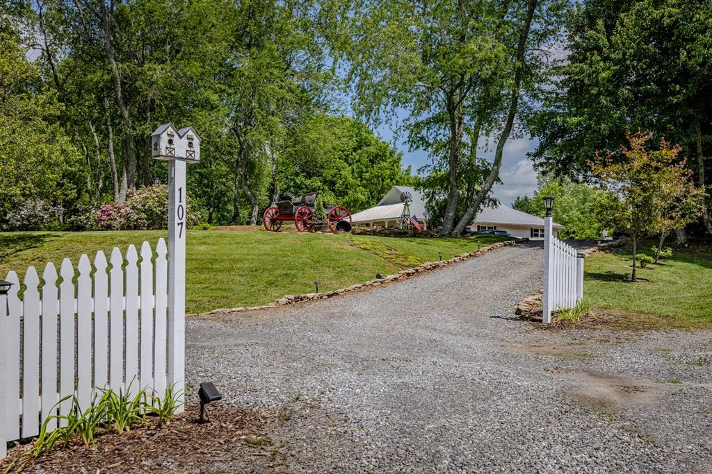 Hayesville, NC 28904,107 Horseshoe Drive