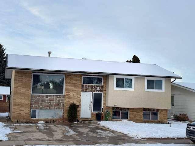 Medicine Hat, AB T1B1B6,2768 22 AVE SE