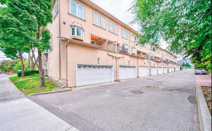 Toronto C14, ON M2M 3R9,3348 Bayview AVE #K