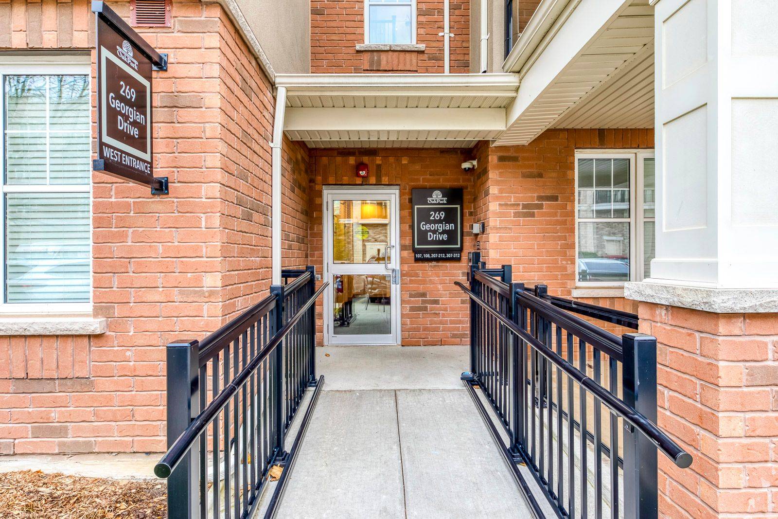 Oakville, ON L6H 0L1,269 Georgian DR #310