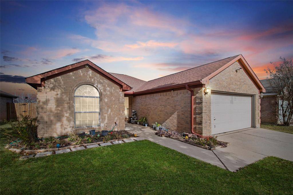 Saginaw, TX 76179,816 Bridle Trail