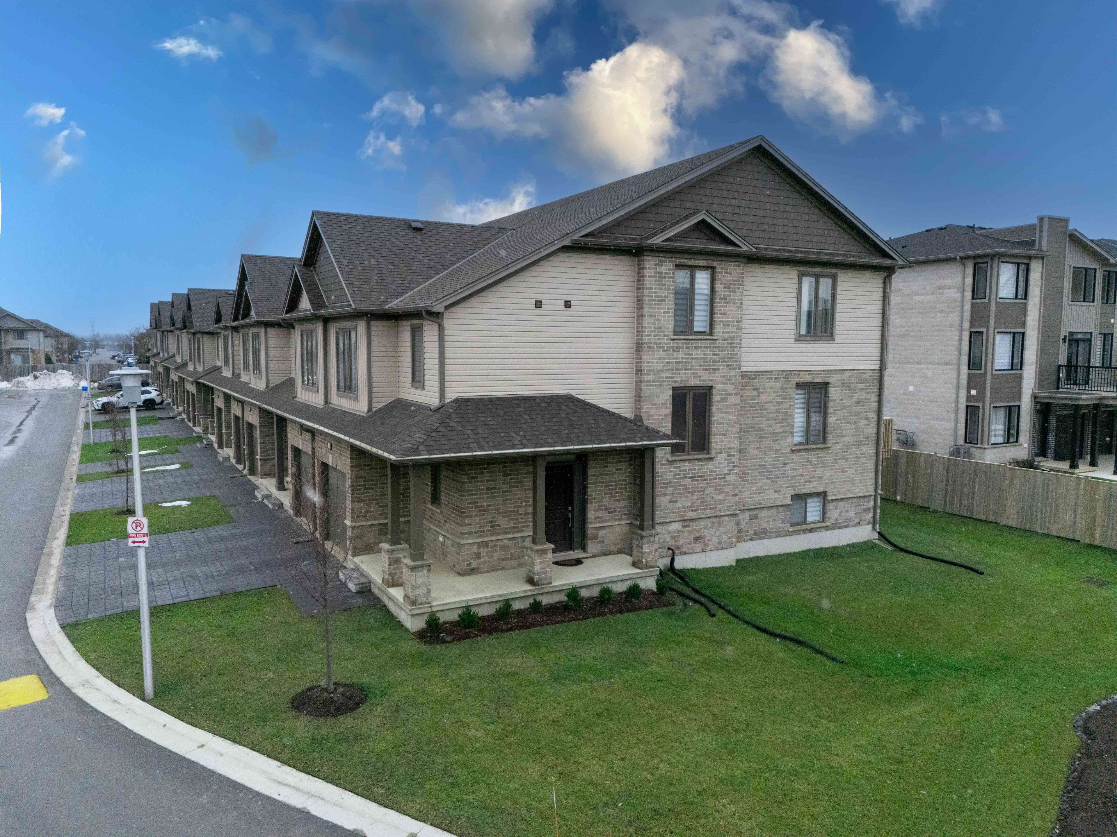 London, ON N6M 0J1,745 Chelton RD #unit 2