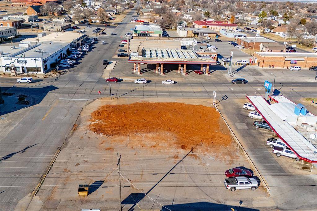 Weatherford, OK 73096,202 E Main Street