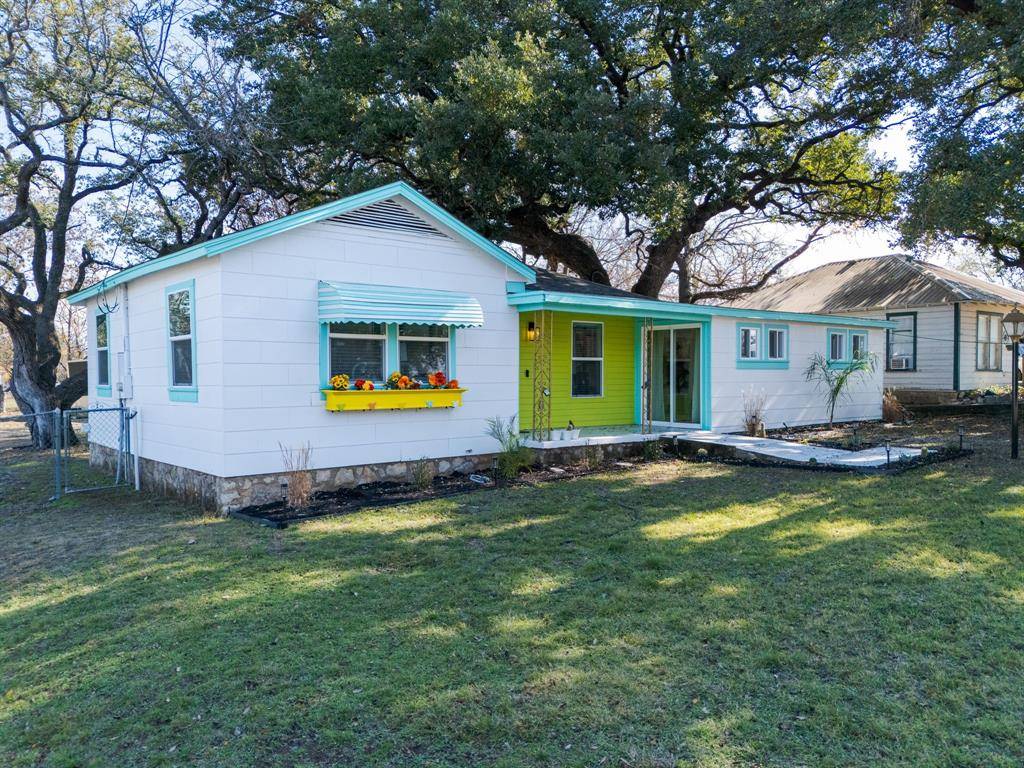 Lampasas, TX 76550,615 N Ridge St