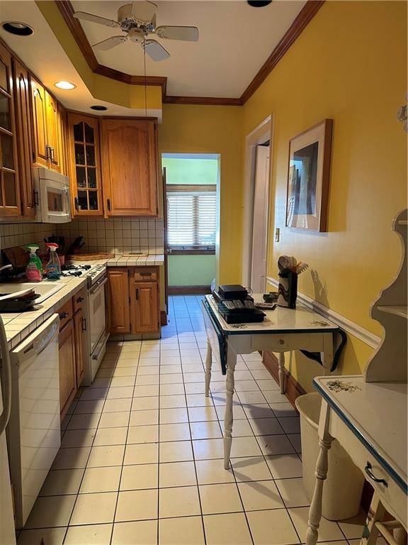 Brooklyn, NY 11209,653 Bay Ridge Pkwy