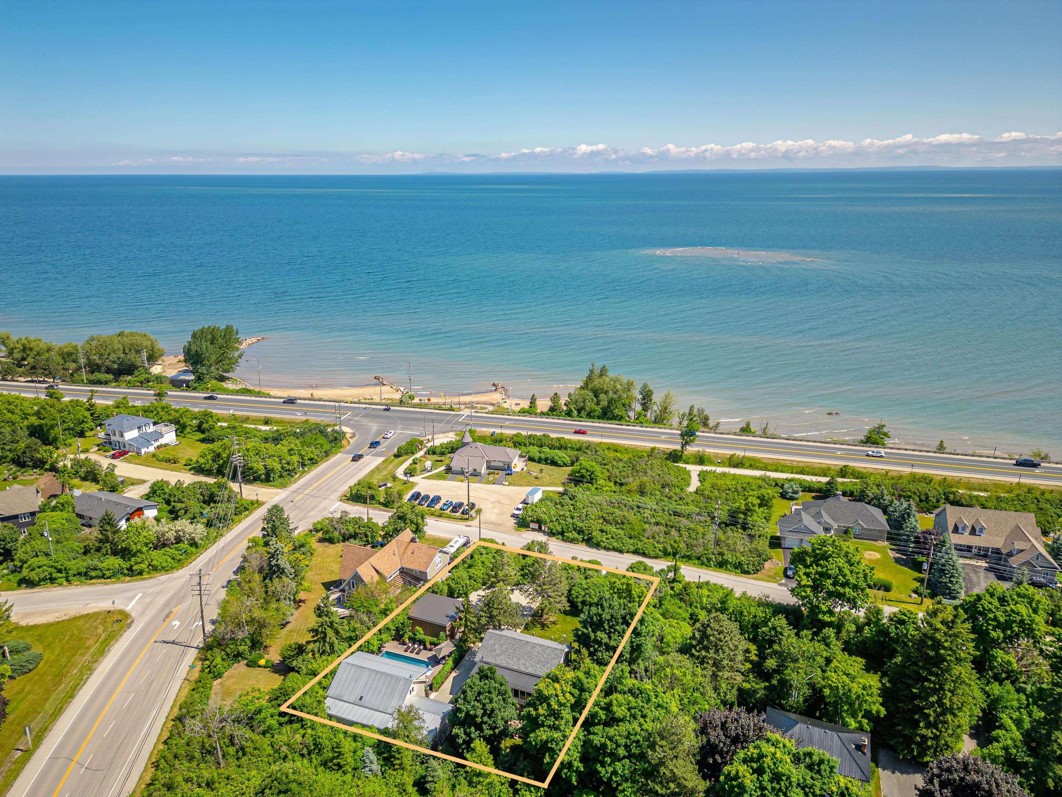 Blue Mountains, ON L9Y 0N2,116 Lakeshore RD E